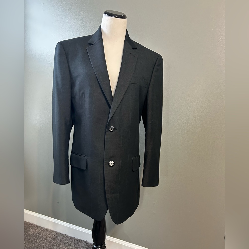 Michael Kors men’s size 38R suit jacket, Black with light gray striping